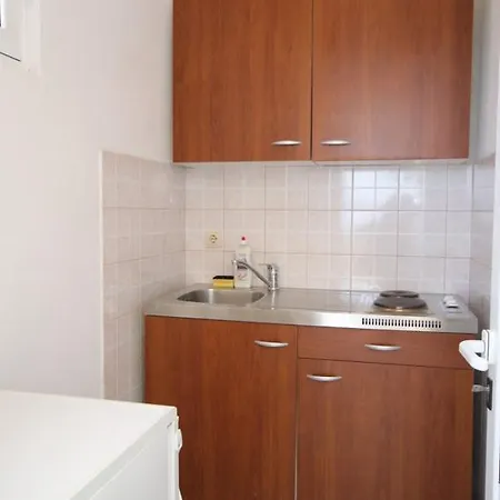 Studio 6895a Brela